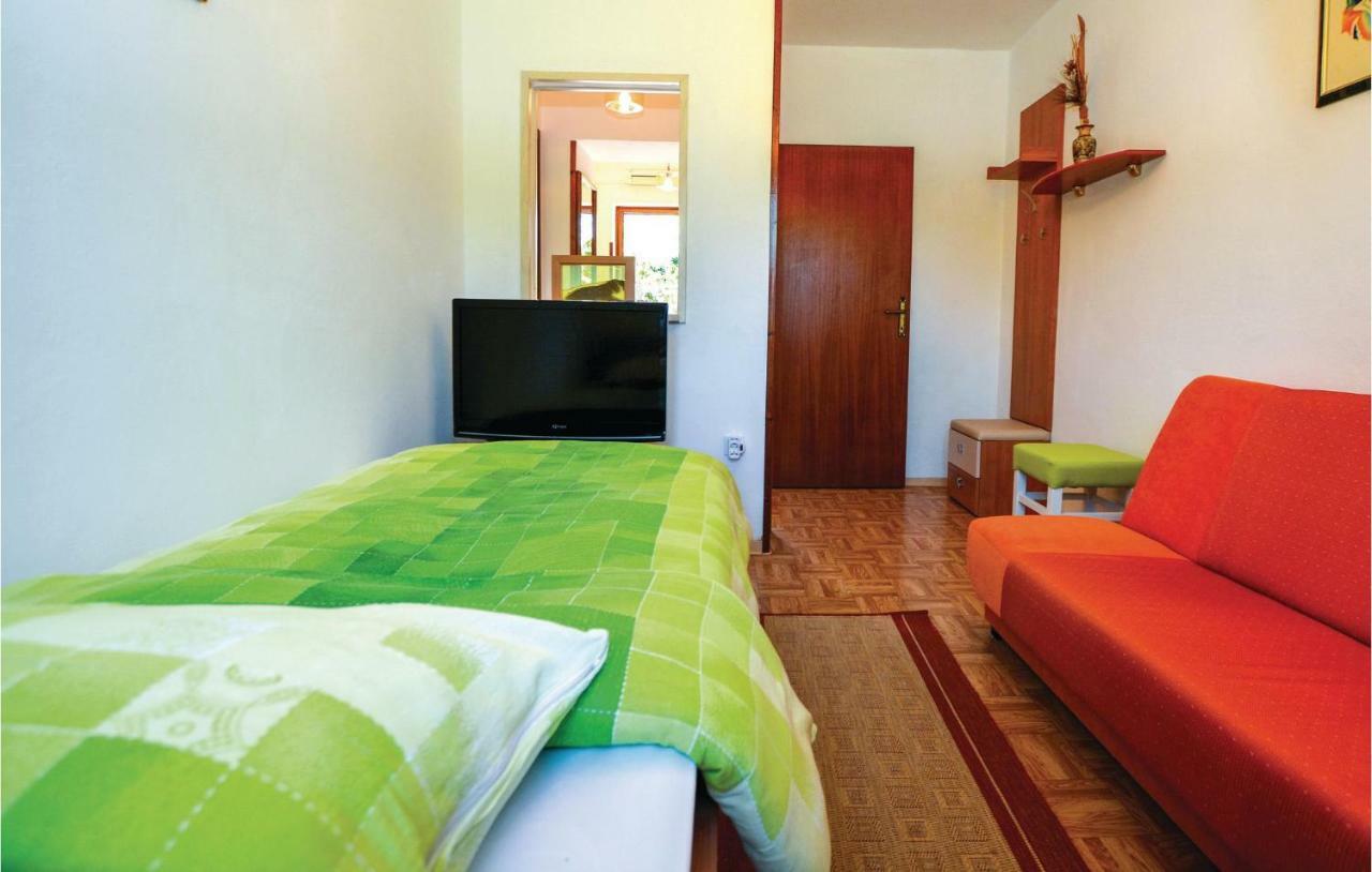 2 Bedroom Awesome Apartment In Порторож Экстерьер фото